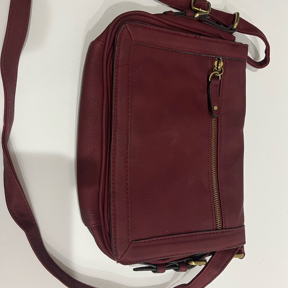 🌟 Small/Medium Merona Maroon Messenger Style Bag